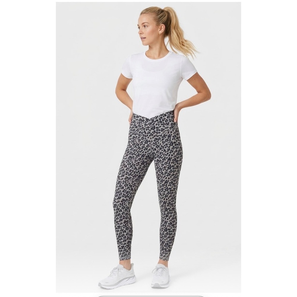 Aerie Chill Play Move Leopard Print Crossover V-Waist Leggings Grey Navy Medium